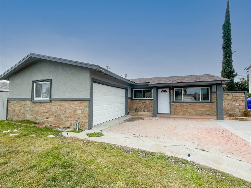 6638 Lilac Avenue Property Photo 1