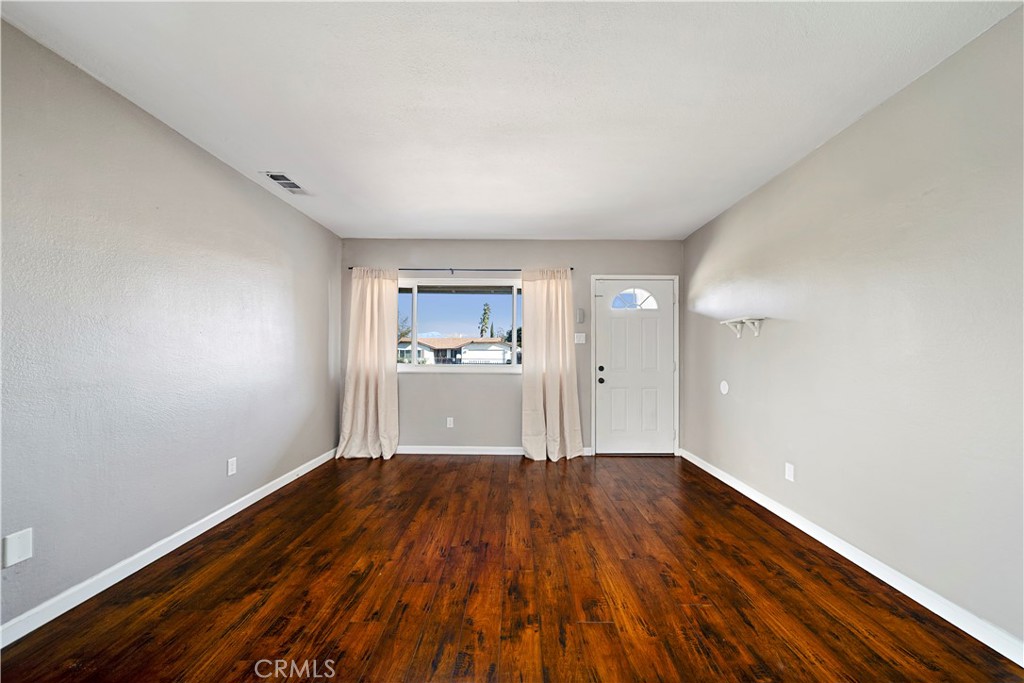 6638 Lilac Avenue Property Photo 6