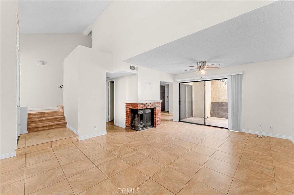 1974 E Lynwood Drive 3e Property Photo 1