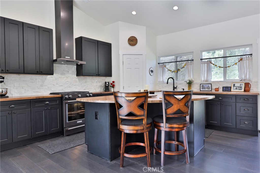 23695 Hillview Road Property Photo 10