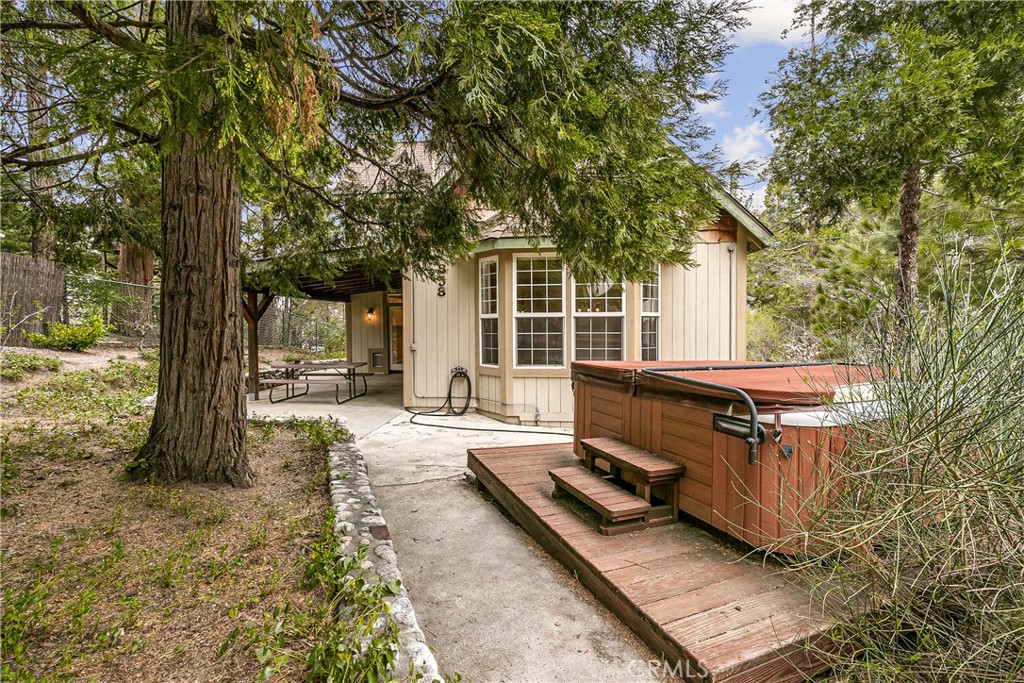858 Grass Valley Road Property Photo 5