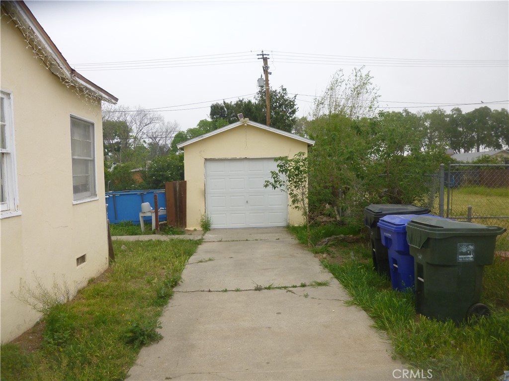 4555 Acacia Avenue Property Photo 3