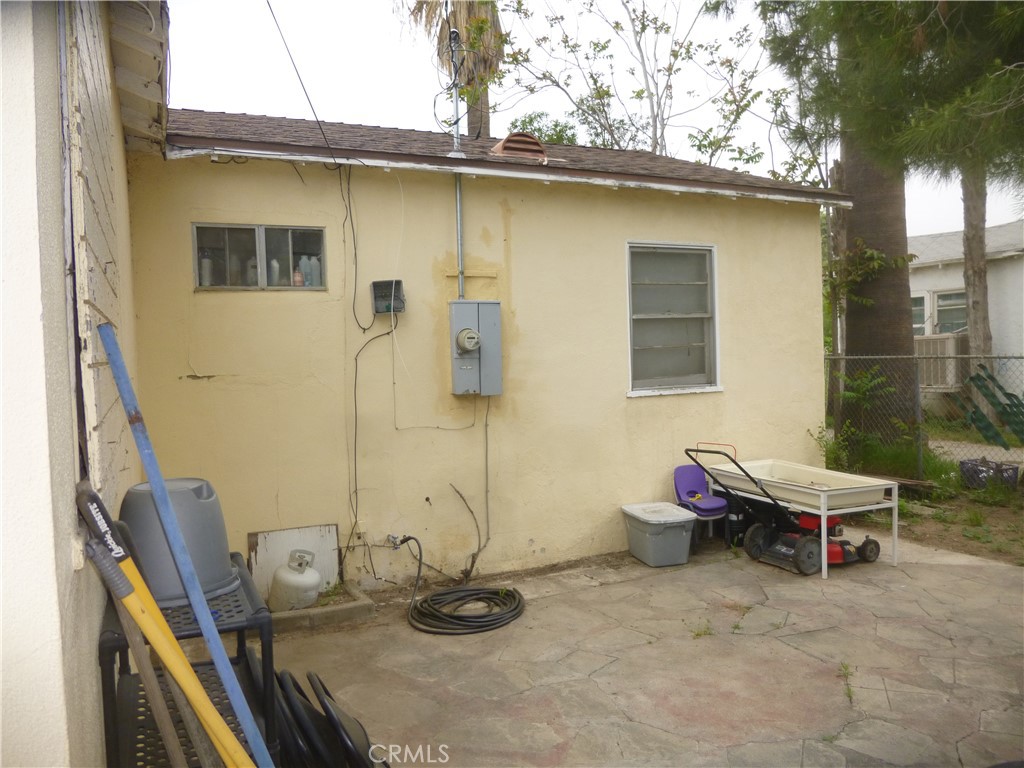 4555 Acacia Avenue Property Photo 6