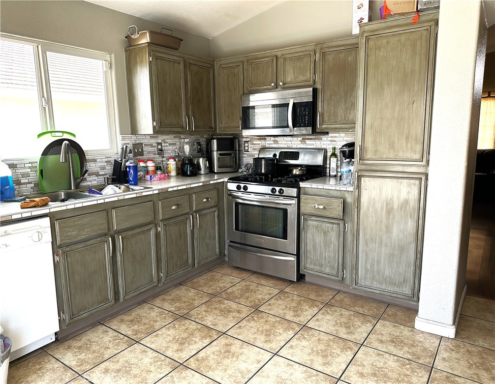 11415 Begonia Road Property Photo 6