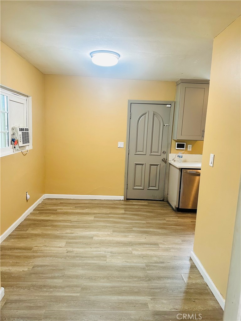 1147 Hancock Street Property Photo 4