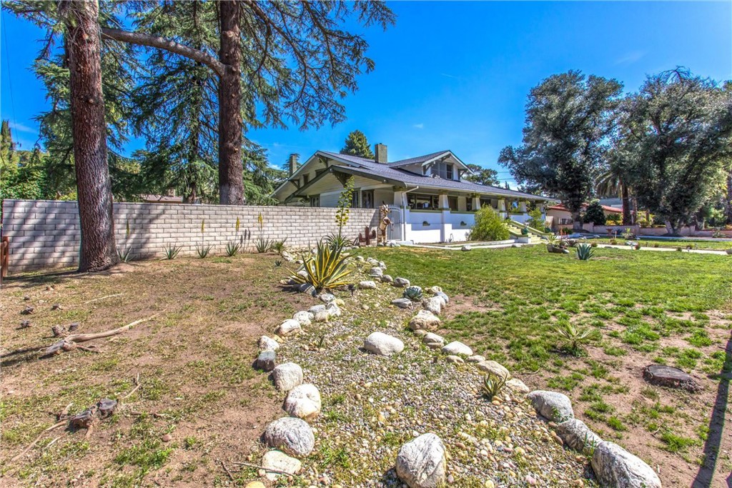 33 E Repplier Road Property Photo 4