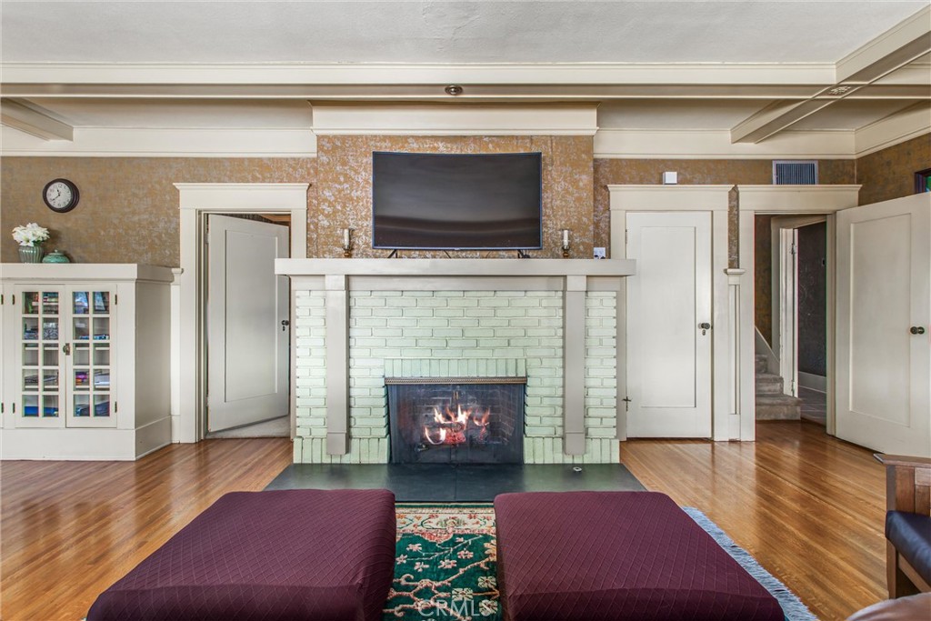 33 E Repplier Road Property Photo 11