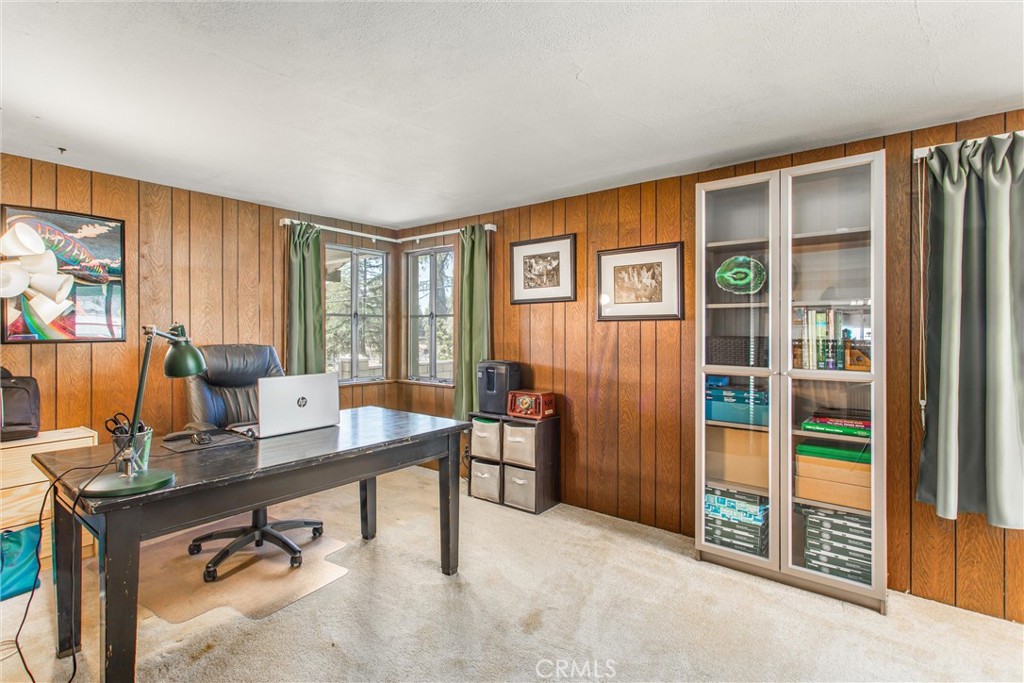 33 E Repplier Road Property Photo 14