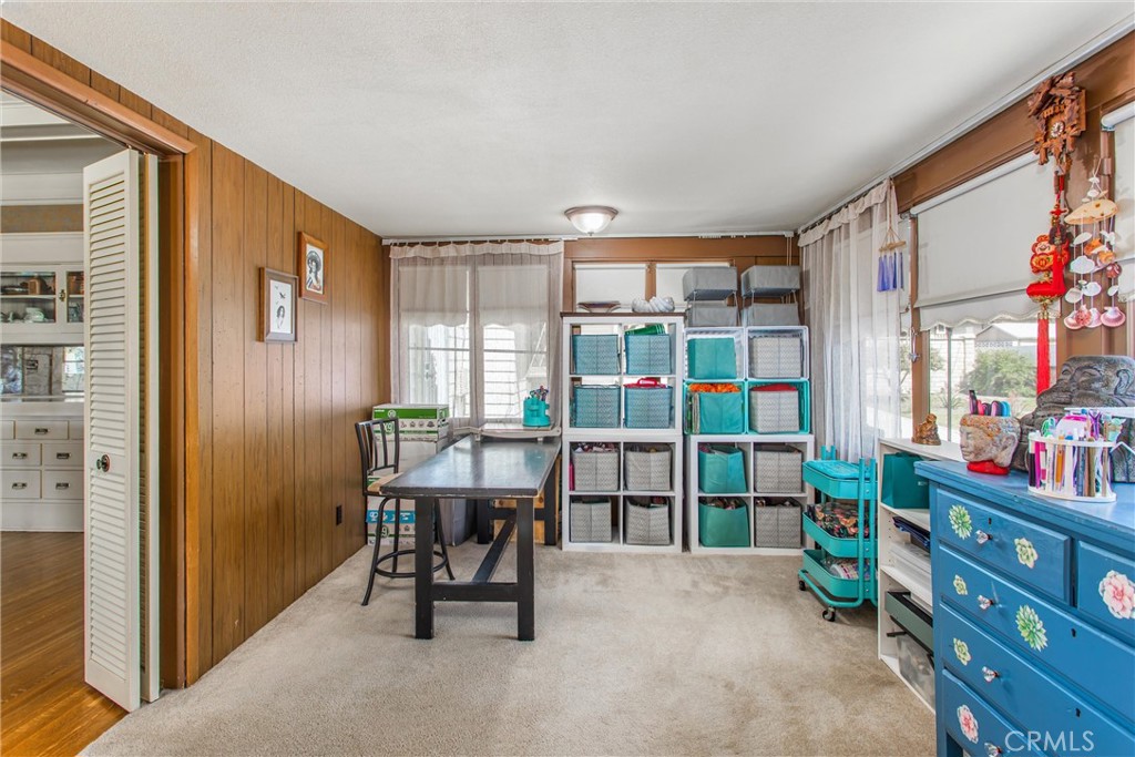 33 E Repplier Road Property Photo 17
