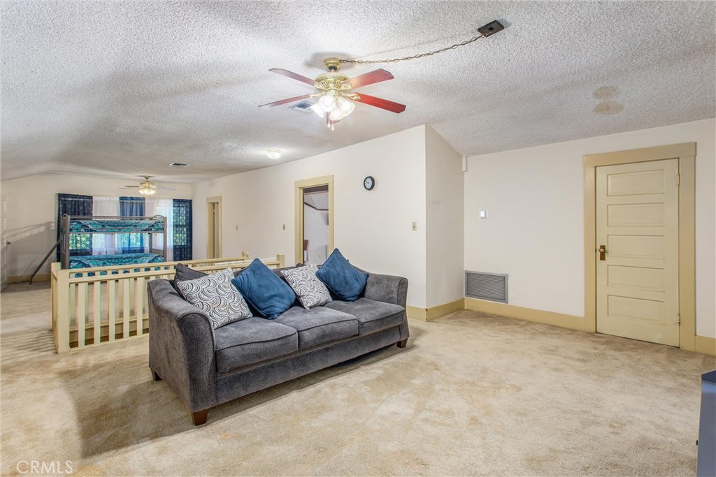 33 E Repplier Road Property Photo 37