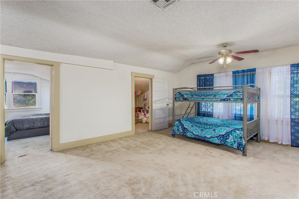 33 E Repplier Road Property Photo 38