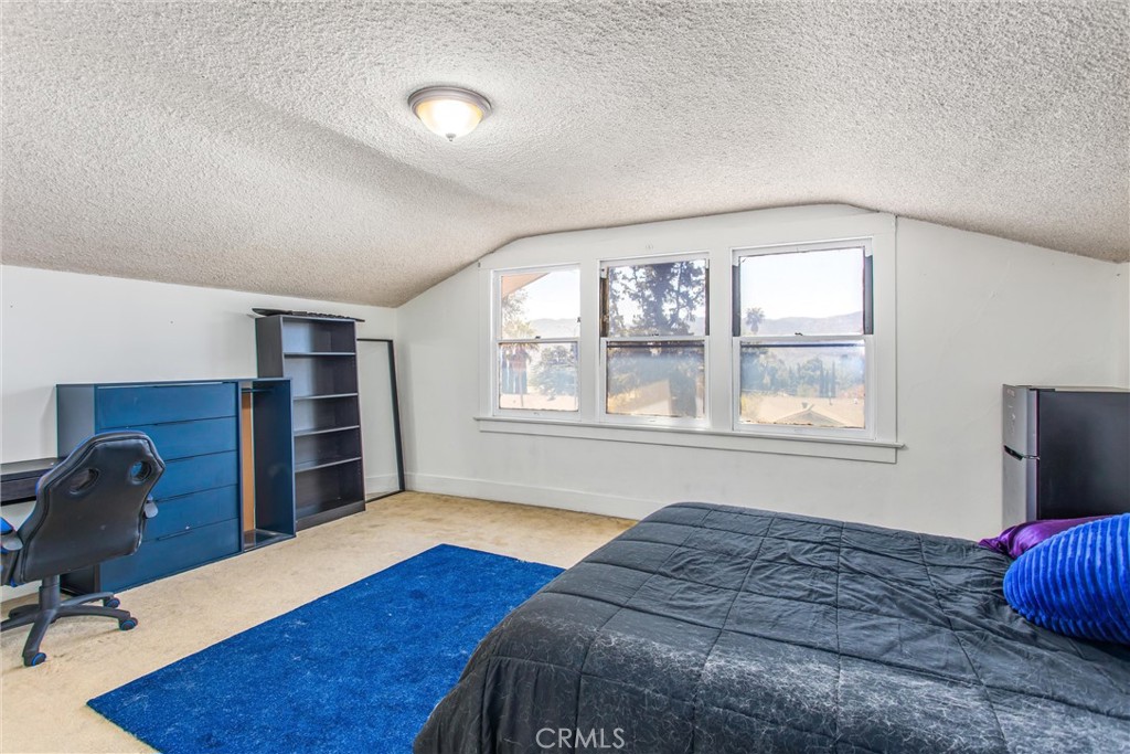 33 E Repplier Road Property Photo 39