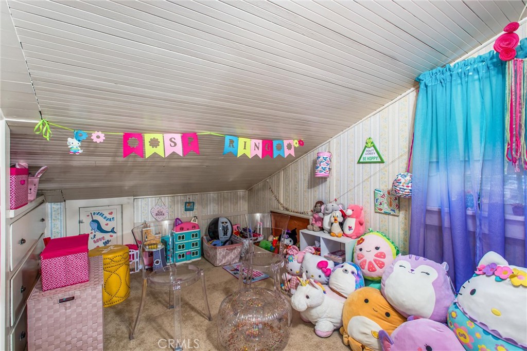 33 E Repplier Road Property Photo 40