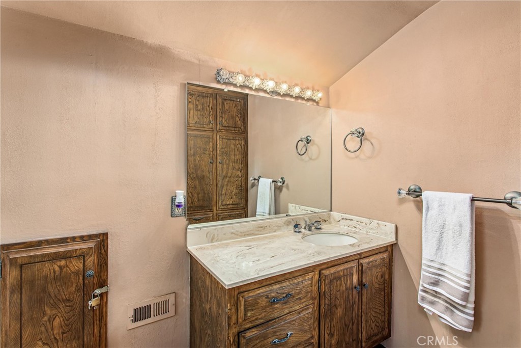 33 E Repplier Road Property Photo 41