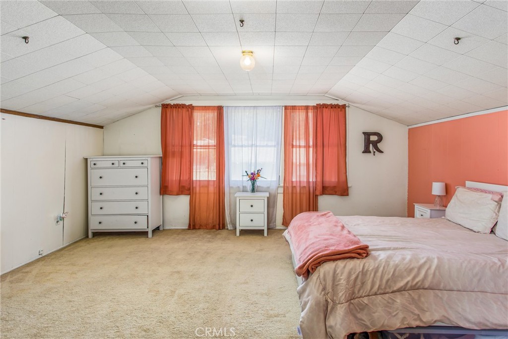 33 E Repplier Road Property Photo 42