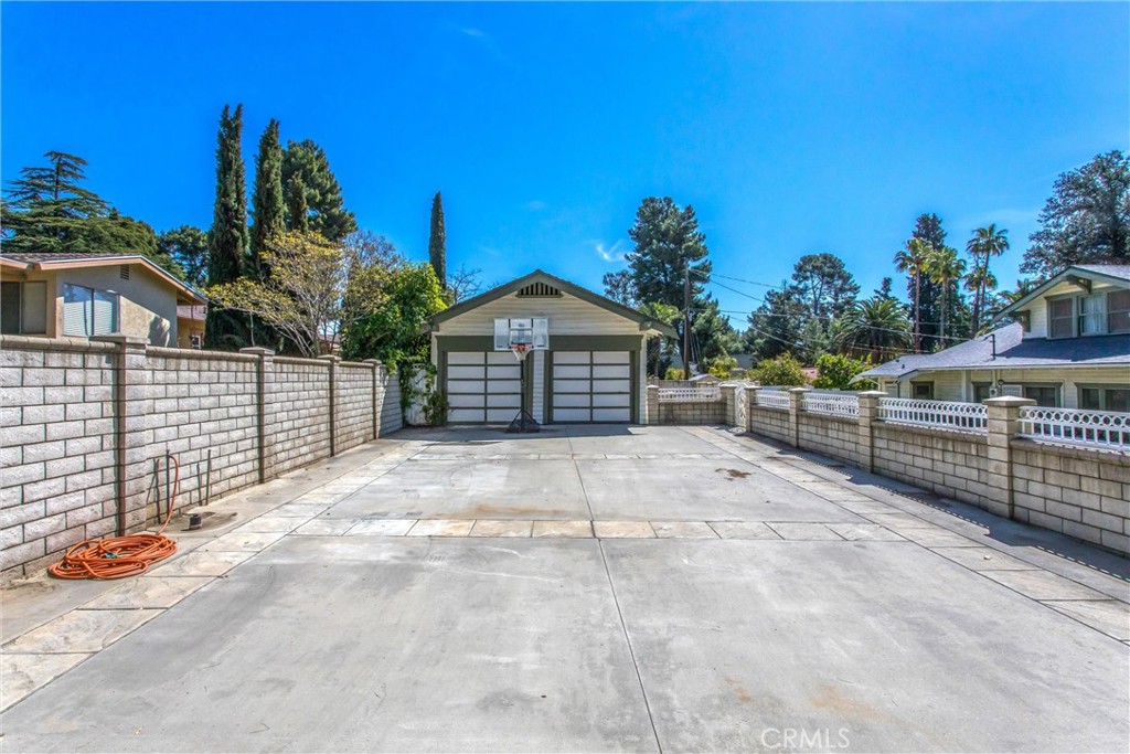 33 E Repplier Road Property Photo 53