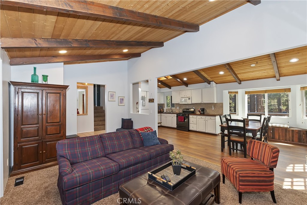 488 Division Property Photo 7