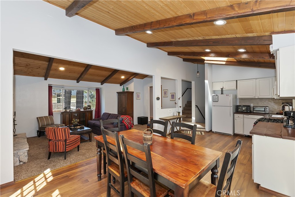 488 Division Property Photo 9