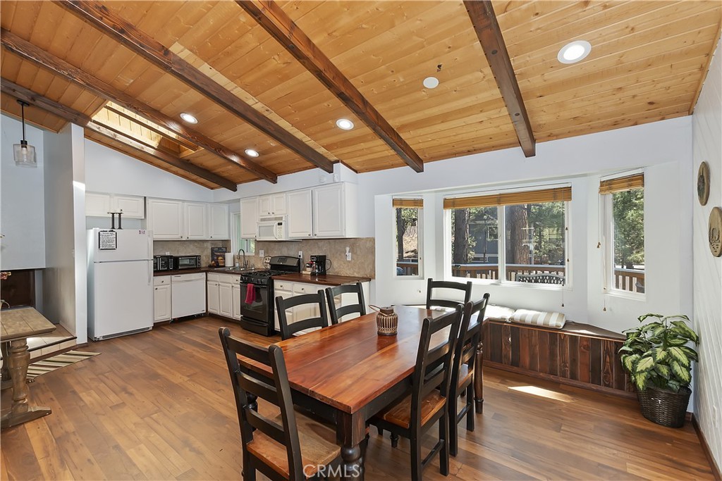 488 Division Property Photo 11