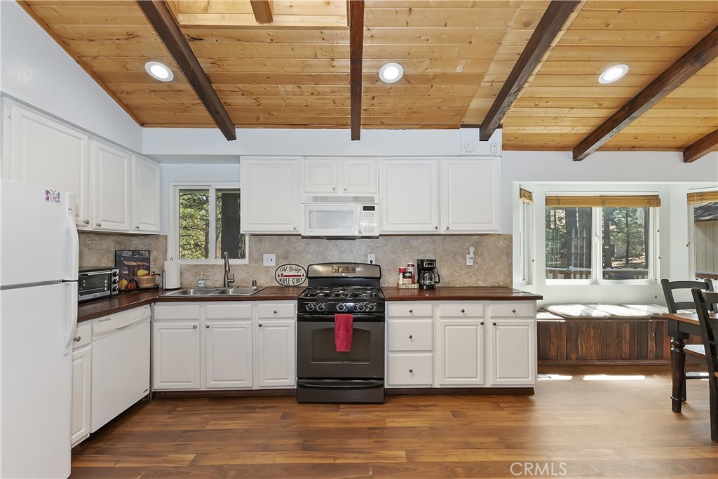 488 Division Property Photo 13