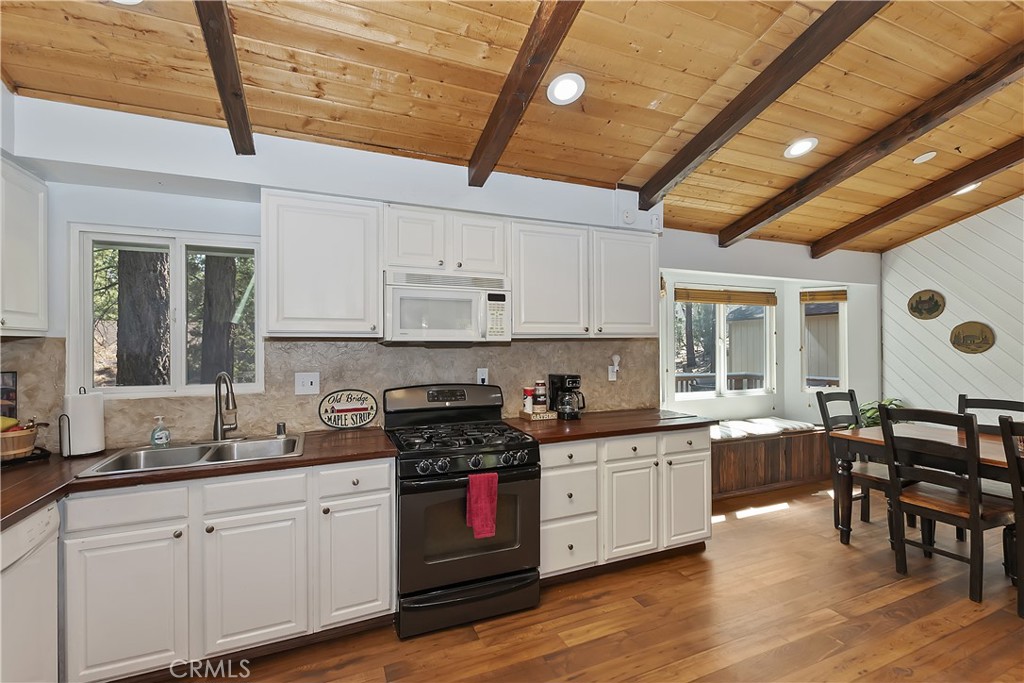 488 Division Property Photo 14