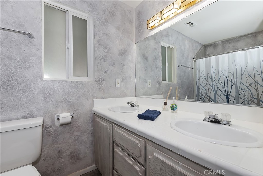 488 Division Property Photo 18