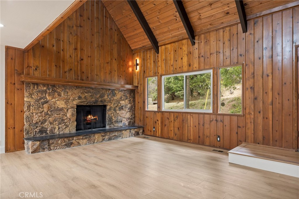 1076 Grass Valley Road Property Photo 11