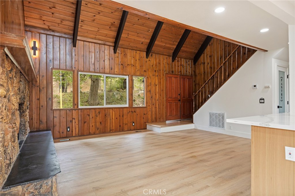 1076 Grass Valley Road Property Photo 12