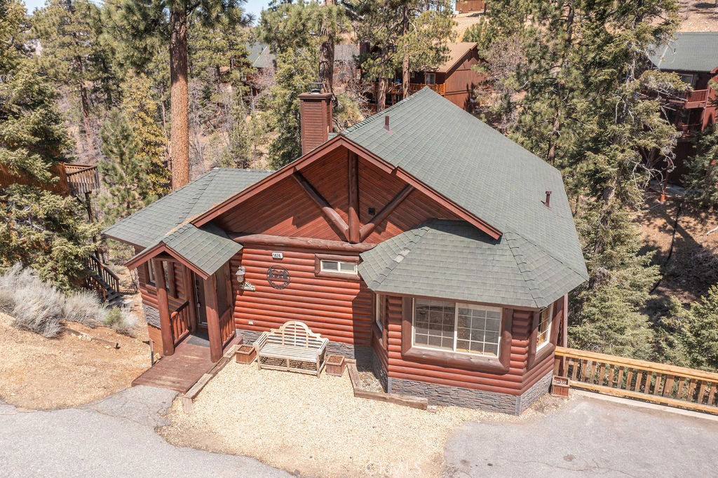 1474 Klamath Road Property Photo 2