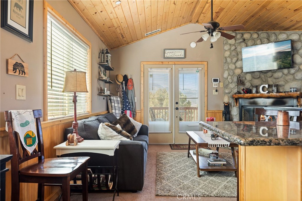 45498 Third Street Property Photo 14