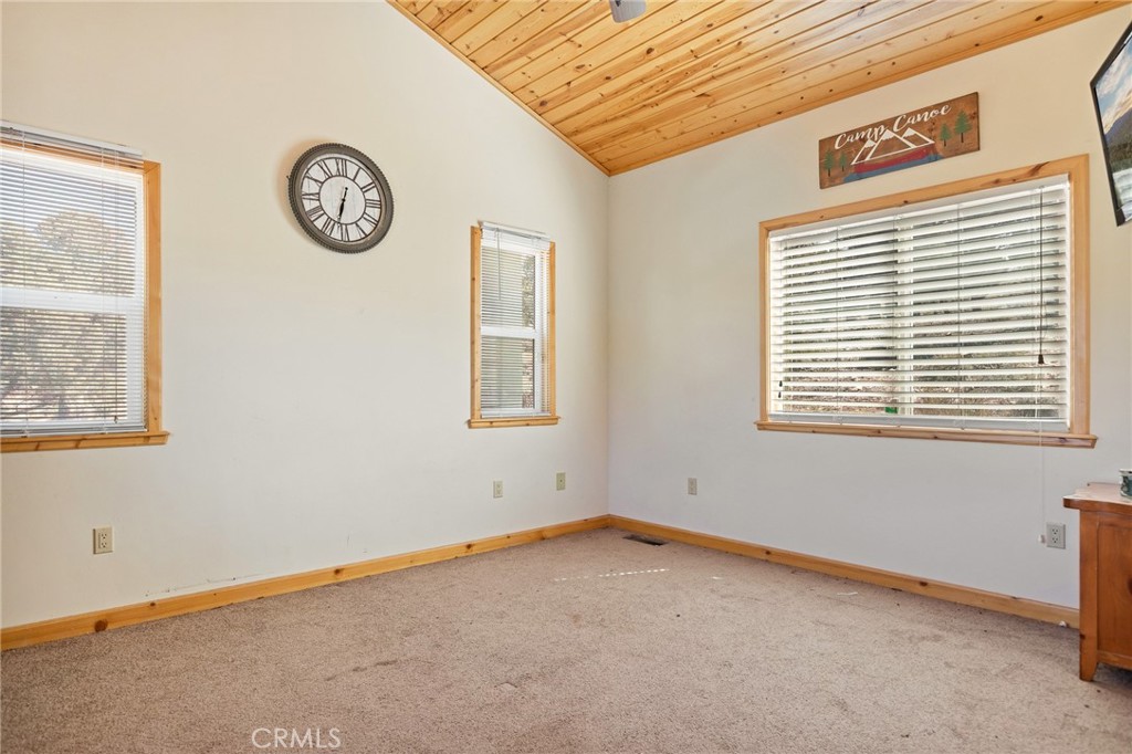 45498 Third Street Property Photo 17