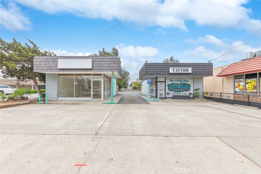 1891 1895 E Valley Parkway Property Photo 1