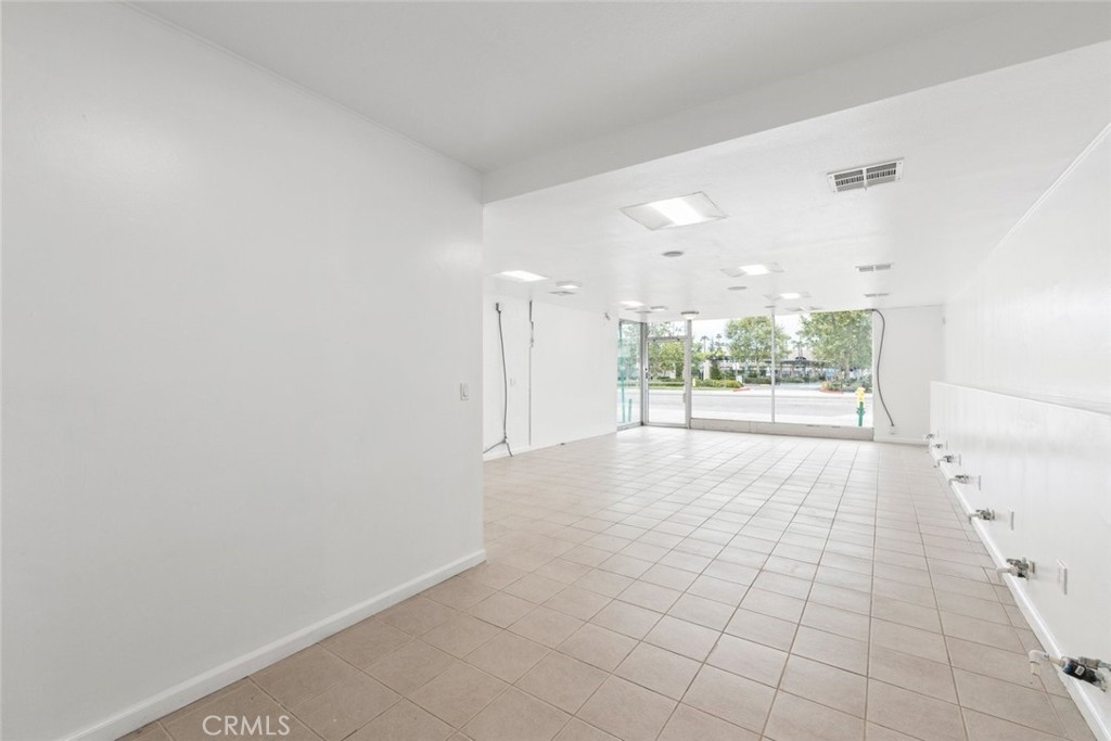 1891 1895 E Valley Parkway Property Photo 8