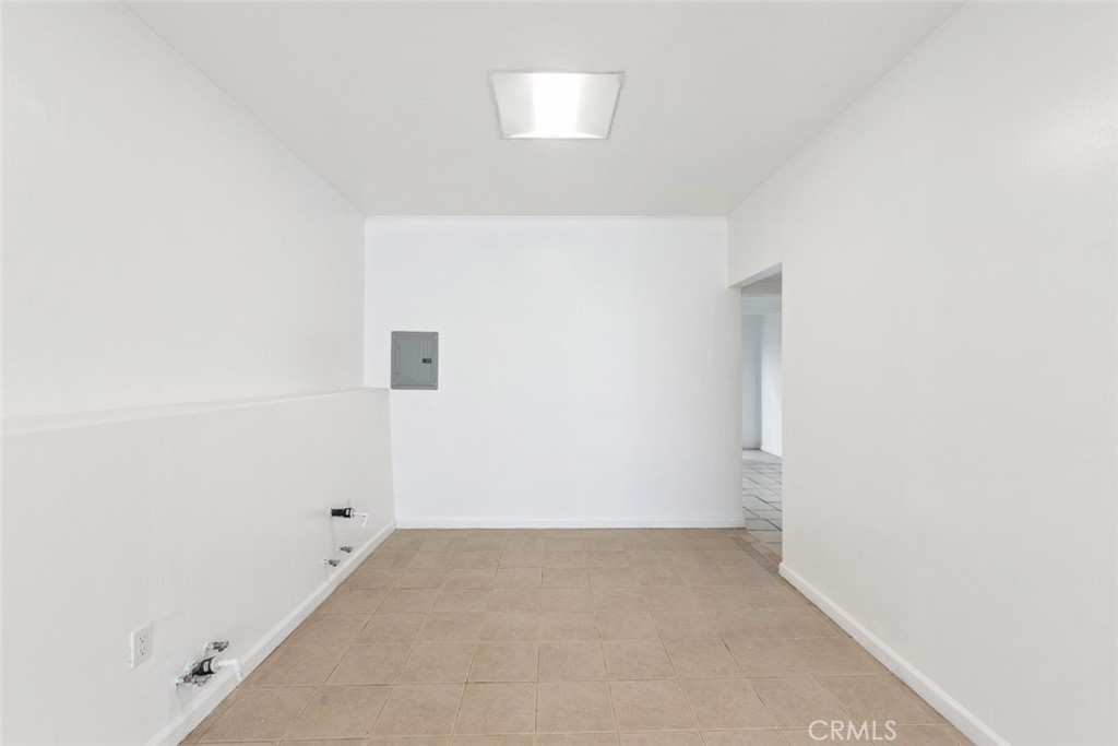 1891 1895 E Valley Parkway Property Photo 9