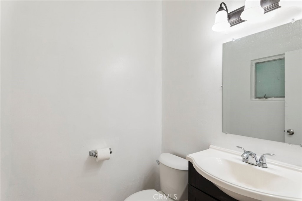 1891 1895 E Valley Parkway Property Photo 13