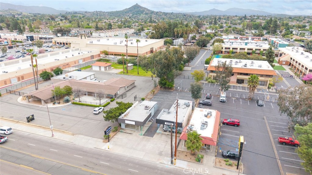 1891 1895 E Valley Parkway Property Photo 33