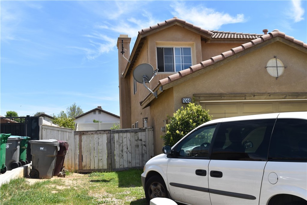 1044 Willmont Way Property Photo 6