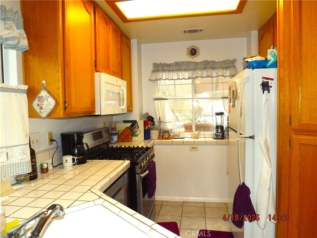 848 Oakmont Property Photo 13