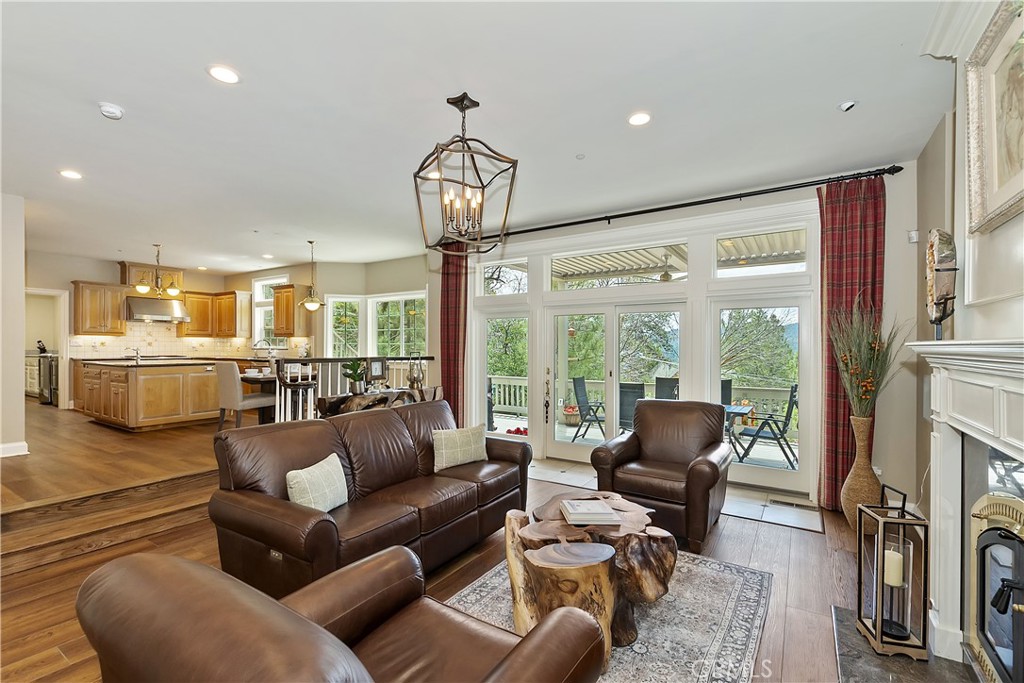 1010 Black Oaks Drive Property Photo 7
