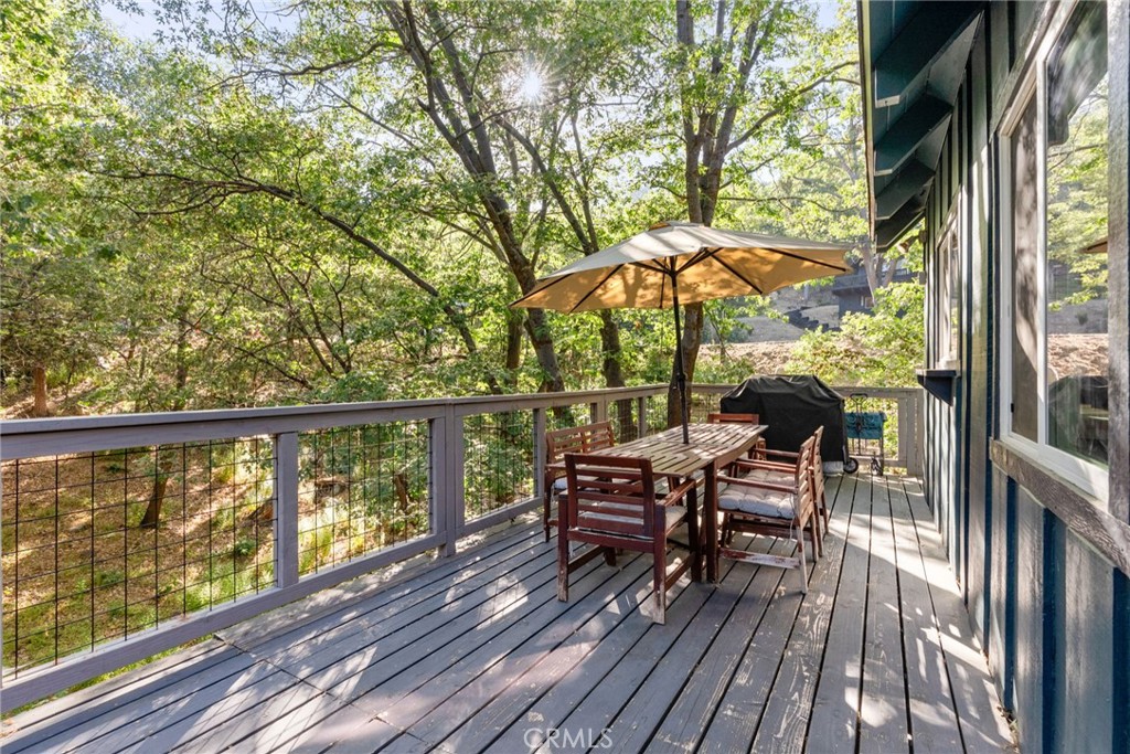 27979 North Bay Road Property Photo 4