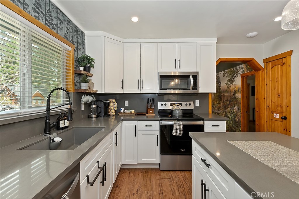 668 Barrett Way Property Photo 11