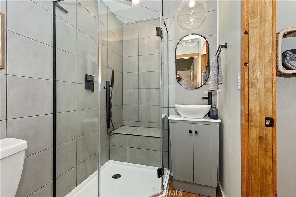668 Barrett Way Property Photo 24