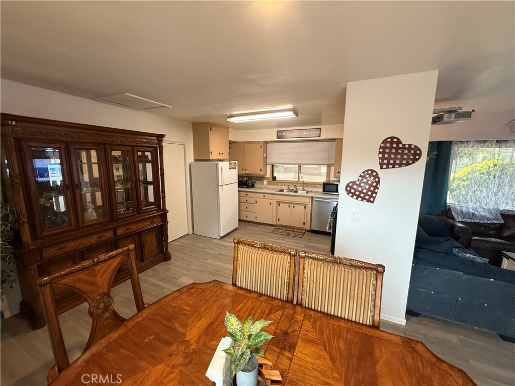11896 Addison Street Property Photo 12