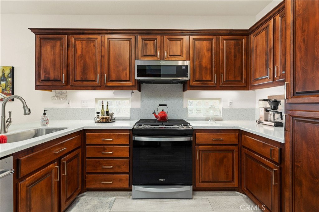 6112 Turnberry Drive Property Photo 13