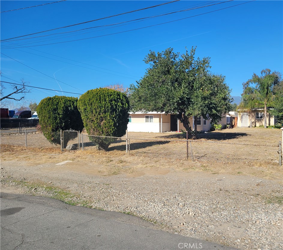 15114 Washington Drive Property Photo 3
