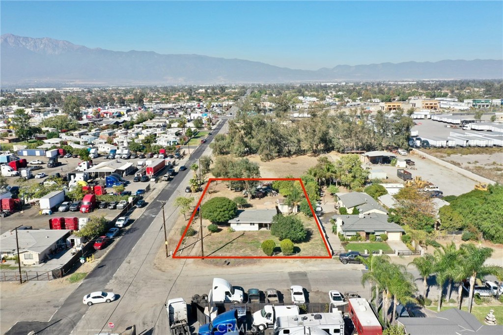 15114 Washington Drive Property Photo 4