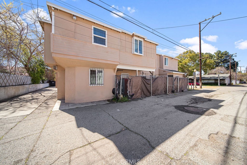 394 W 17th Street Property Photo 19
