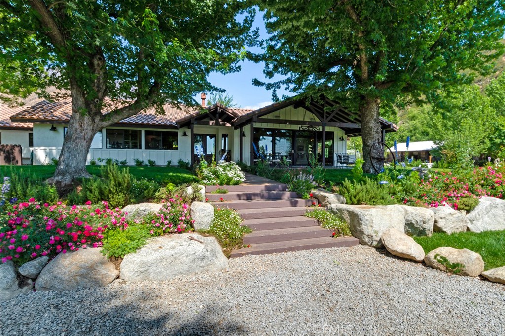 37547 Oak Glen Road Property Photo 5