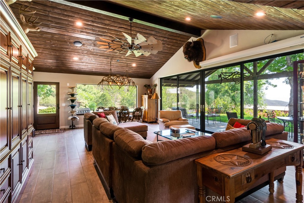 37547 Oak Glen Road Property Photo 21