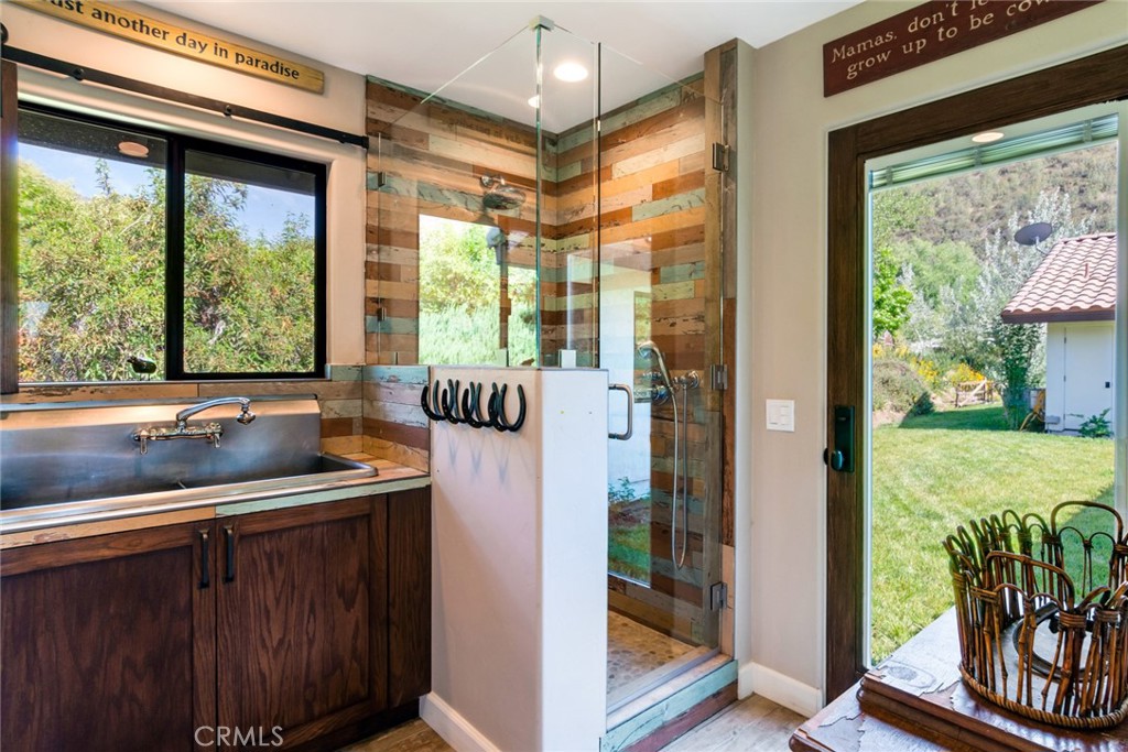 37547 Oak Glen Road Property Photo 44